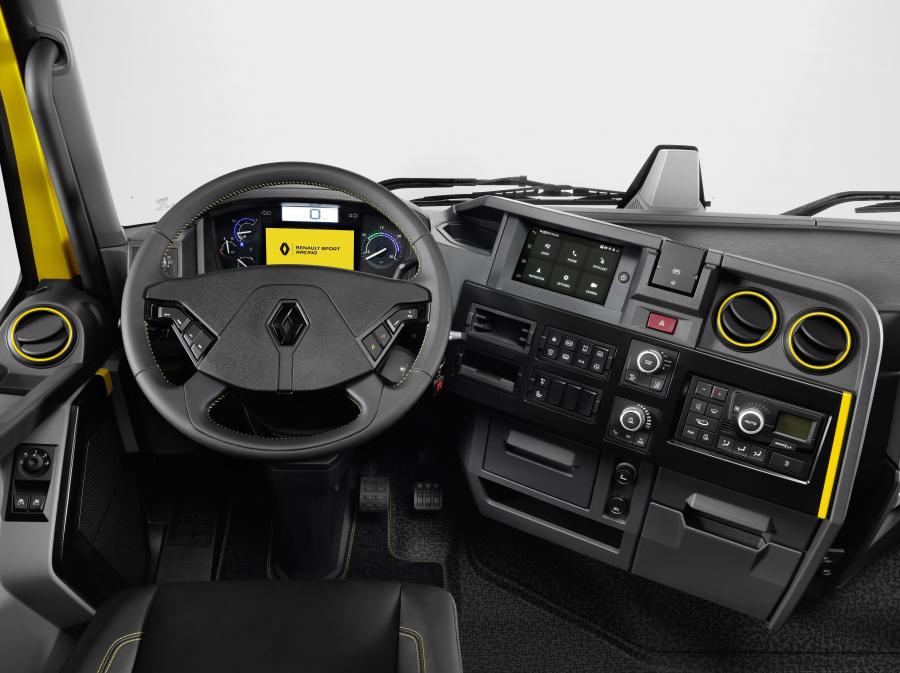 Торпедо Renault T 520 Renault Sport Racing 2018 года  (фото 14 из 15)